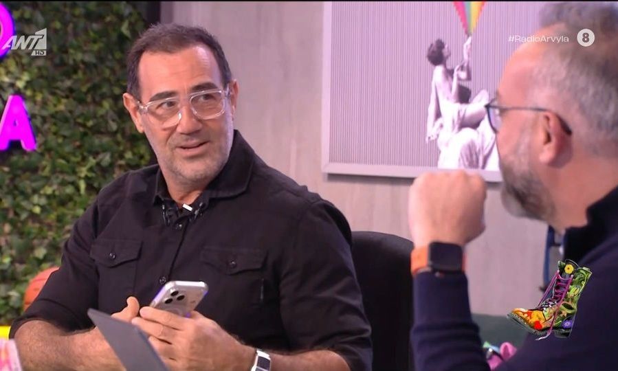 Ράδιο Αρβύλα: Το κινητό που χτύπησε on air έφερε... πανικό - Ποιος «τάραξε» τον Αντώνη Κανάκη;