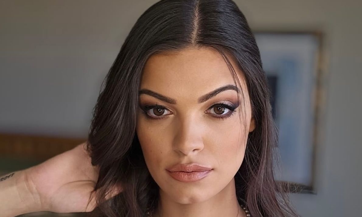 Τζένη Καζάκου: «Η ζωή είναι πολύ μικρή και, παρά τα 26 μου χρόνια, έχω βιώσει απώλειες»