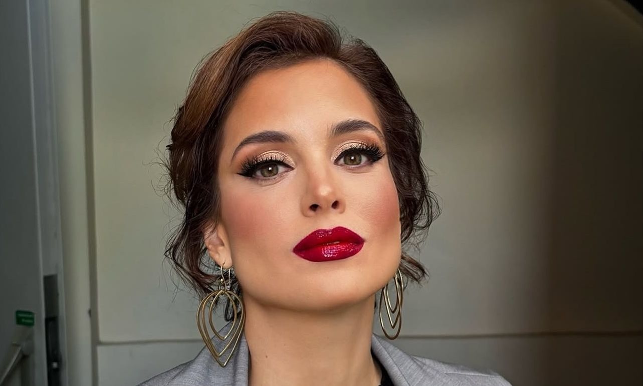 Σμαράγδα Αδαμοπούλου: Οι σειρές εποχής έχουν νοσταλγία, ωραία ρούχα και χτενίσματα