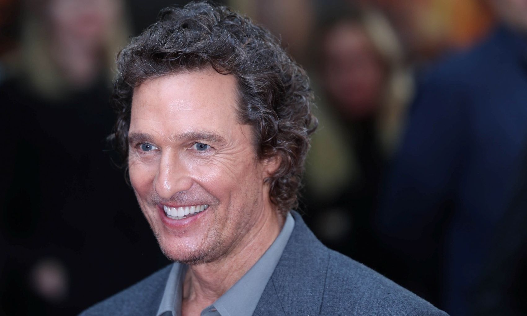 Μάθιου ΜακΚόναχι & Ζόι Σαλντάνα συζητούν για να πρωταγωνιστήσουν σε ρομαντική κωμωδία του Netflix