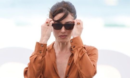 «Bitter Christmas»: Δείτε το πρώτο teaser της νέας ισπανόφωνης ταινίας του Πέδρο Αλμοδόβαρ