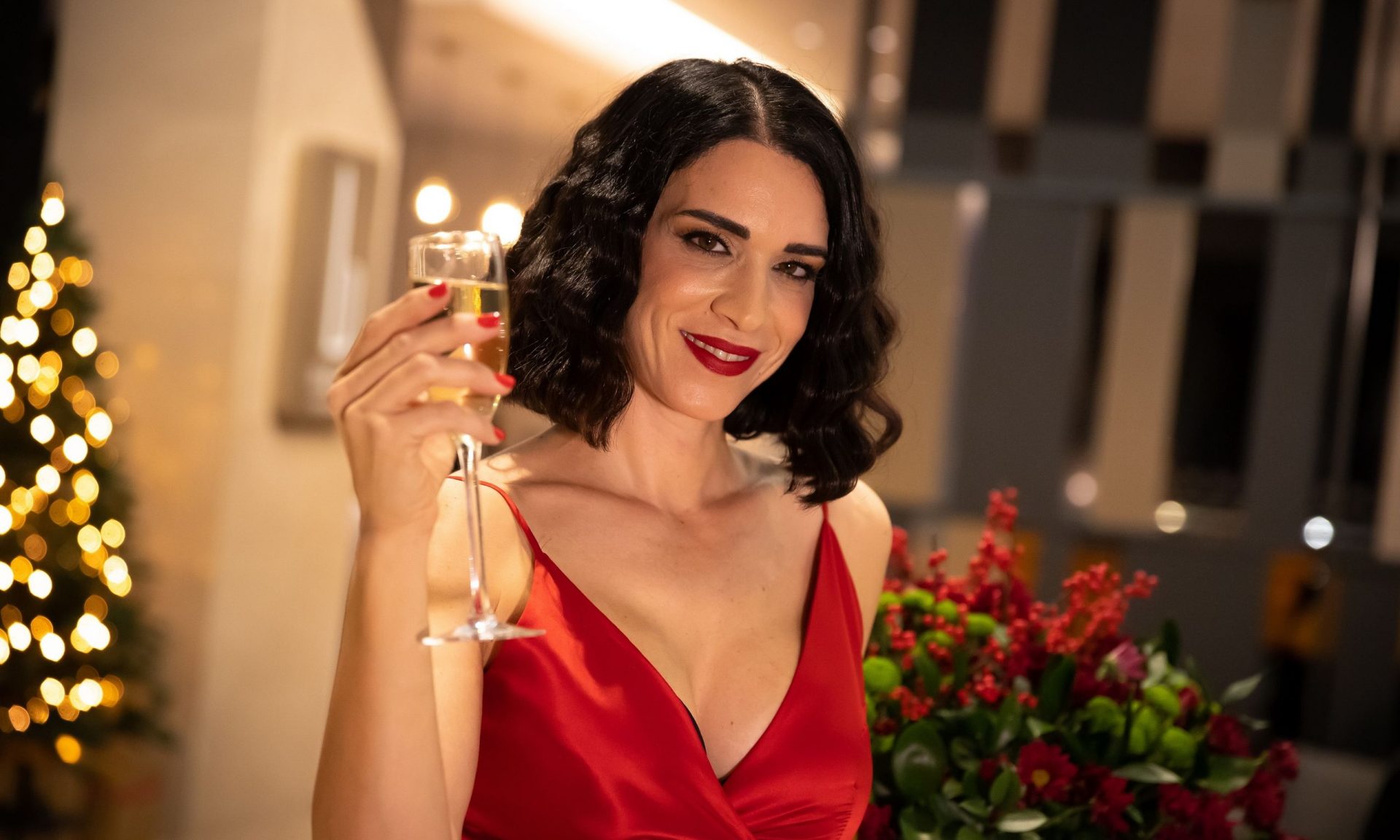 Στεφανί Κρασσιά: Οι επεμβάσεις στον εγκέφαλο, η διπλοπολία & το αισιόδοξο μήνυμα για τα Χριστούγεννα