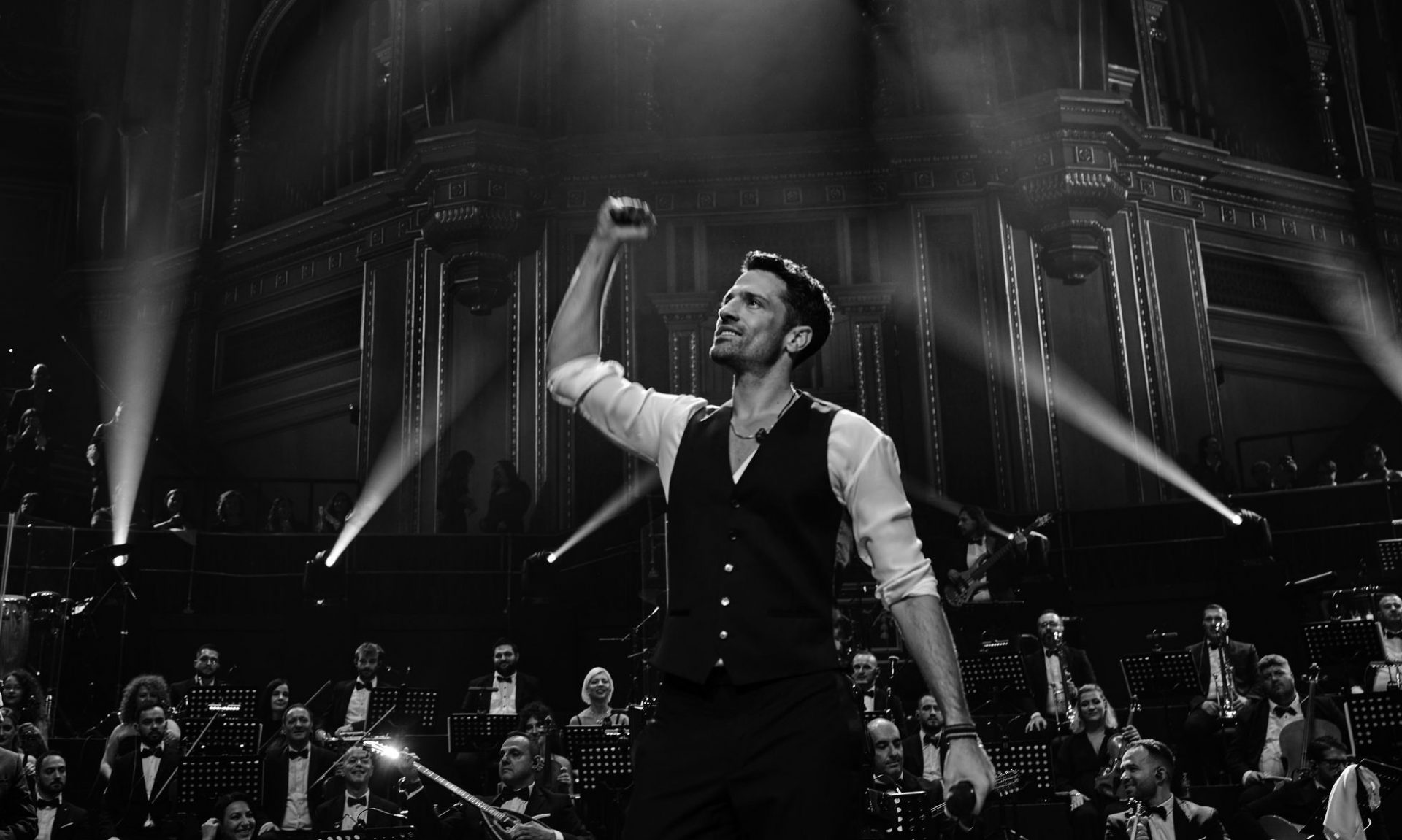 Τηλεθέαση - Με Κωνσταντίνο Αργυρό διασκέδασαν το βράδυ της Παραμονής στον Alpha