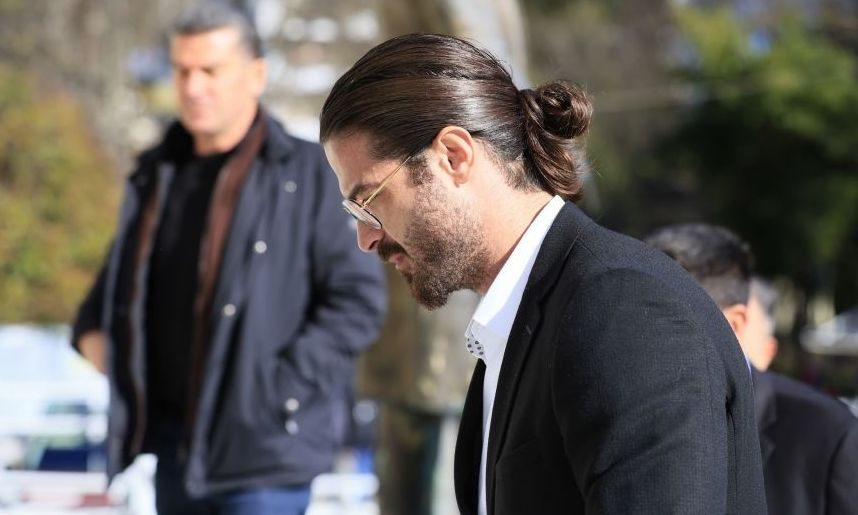 Άρης Μουγκοπέτρος: Στα δικαστήρια της Τρίπολης μετά τη μήνυση για ενδοοικογενειακή απειλή