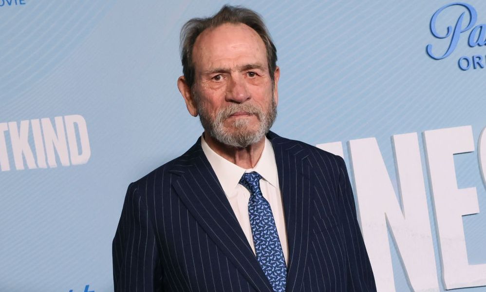 Σοκαρισμένο το Χόλιγουντ: Την Πρωτοχρονιά βρέθηκε νεκρή σε ξενοδοχείο η κόρη του Τόμι Λι Τζόουνς!