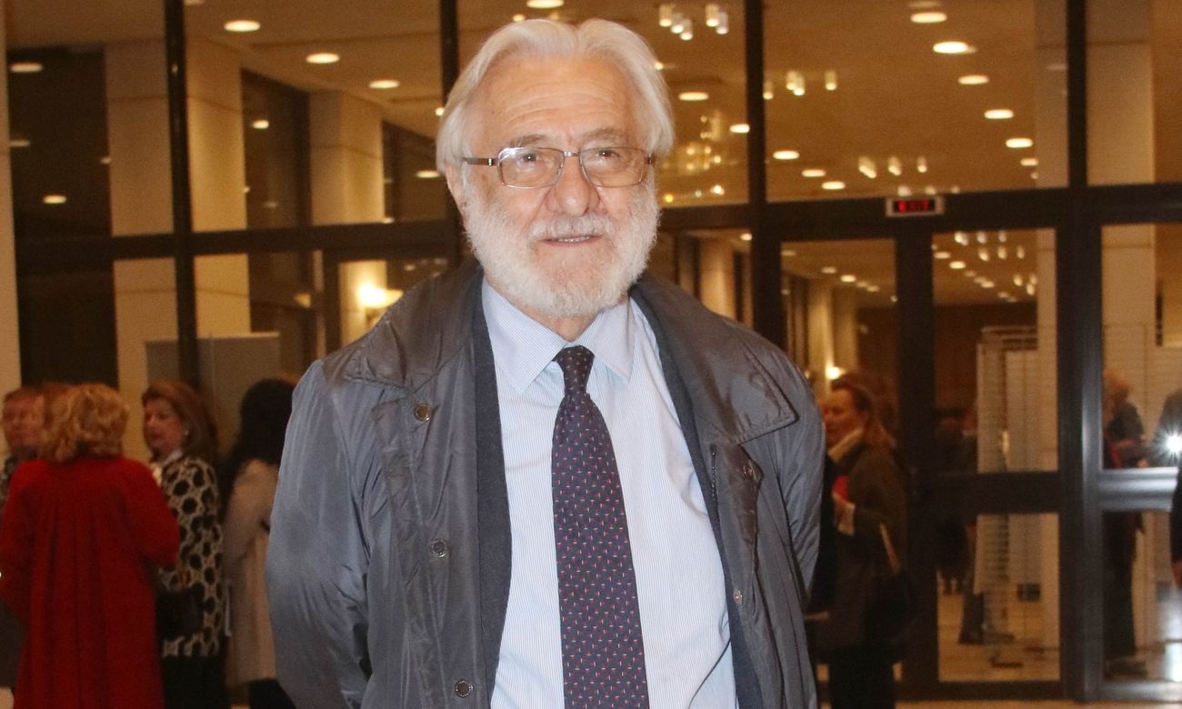 Σμαραγδής: «Χρωστάμε για την ταινία περίπου 800.000 ευρώ... Δεν παίρνω χρήματα από τις ταινίες μου»