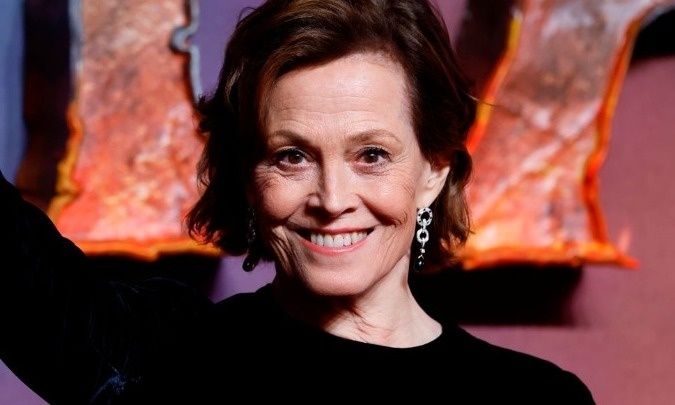 Σιγκούρνι Γουίβερ: Αυτή είναι η πολύτιμη συμβουλή που δίνει πάντα στους νέους ηθοποιούς