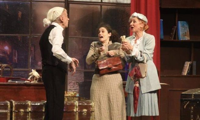 Αυλαία για «Τα Χριστούγεννα του Σκρουτζ» - Πότε θα παιχτεί η τελευταία παράσταση