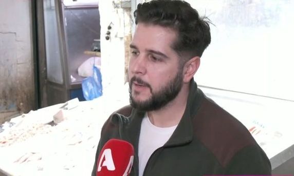 Βασίλης Σίμος: «Ο πατέρας μου πέθανε σε τροχαίο. Ο οδηγός δε ζήτησε συγγνώμη. Έχουμε κινηθεί νομικά»