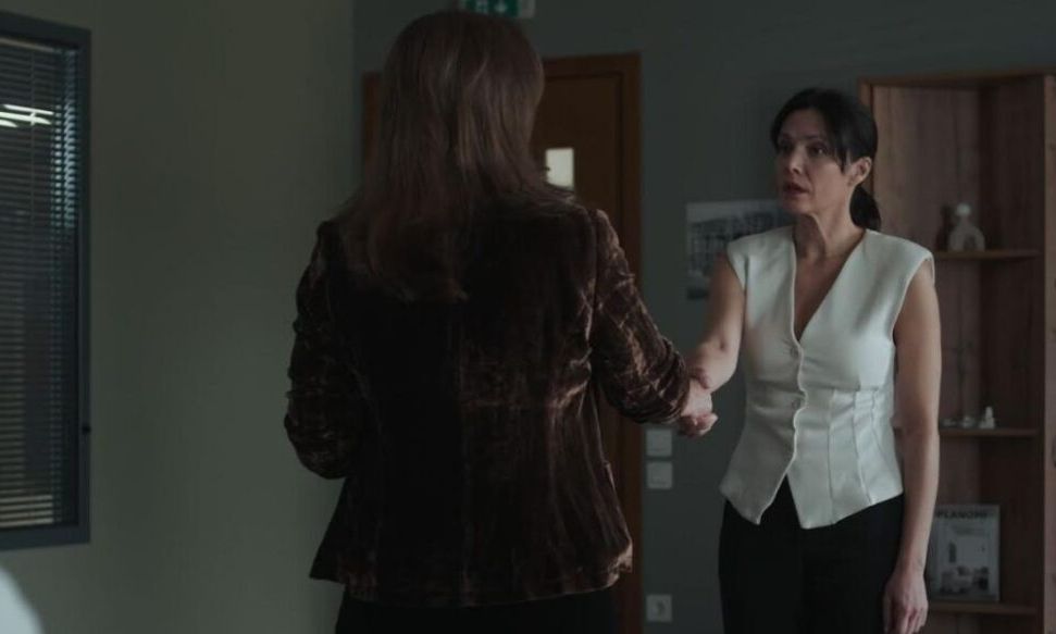 Μια νύχτα μόνο – Η Κατερίνη επιτίθεται στην Αρετή