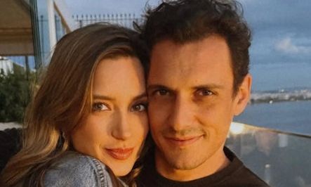 Σβήγκος: Δεν βλέπω με ανταγωνισμό το γεγονός ότι παίζω σε «αντίπαλη» σειρά με την σύντροφό μου