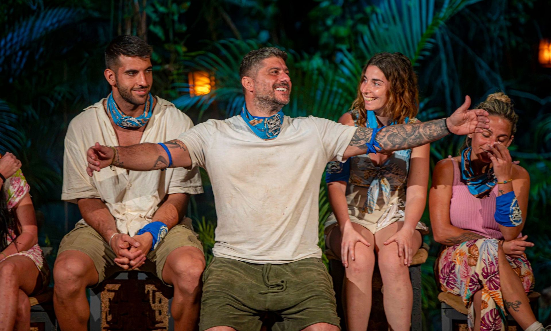 Survivor - Μιχάλης Σηφάκης: Οι πρώτες μέρες επιβίωσης του coach των «Επαρχιωτών» μέσα από φωτό