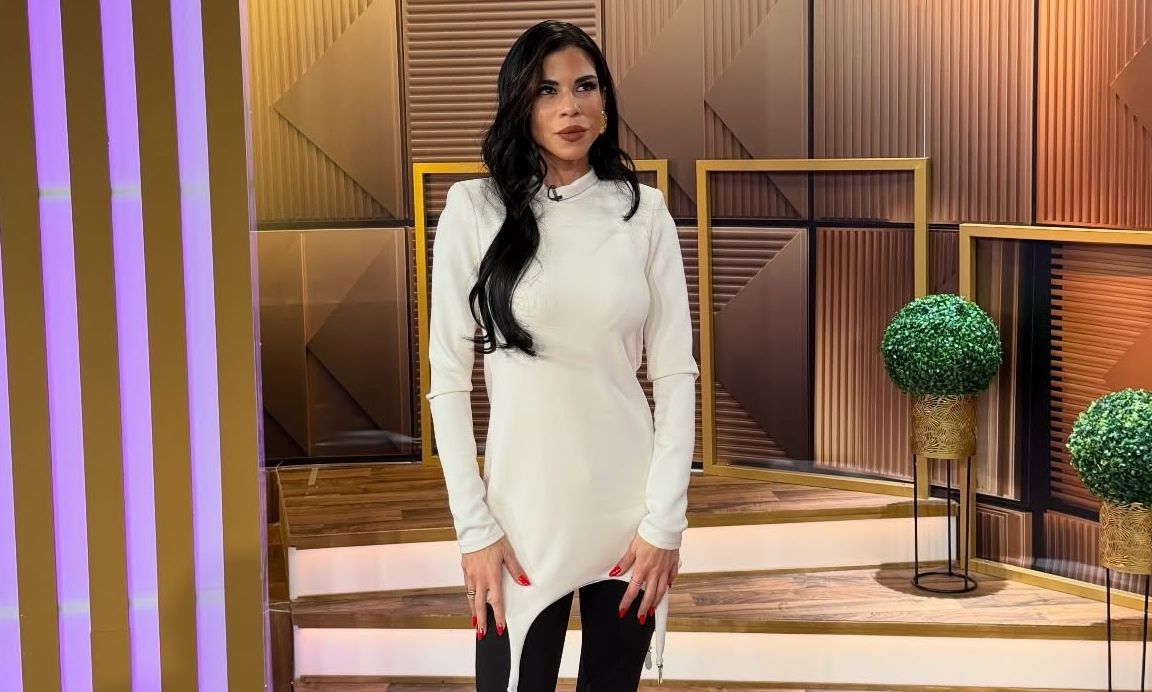 Δάφνη Καραβοκύρη: Η συγκλονιστική εξομολόγηση για τη μητέρα της – «Από τα 14, την ξαναβρήκα στα 35»