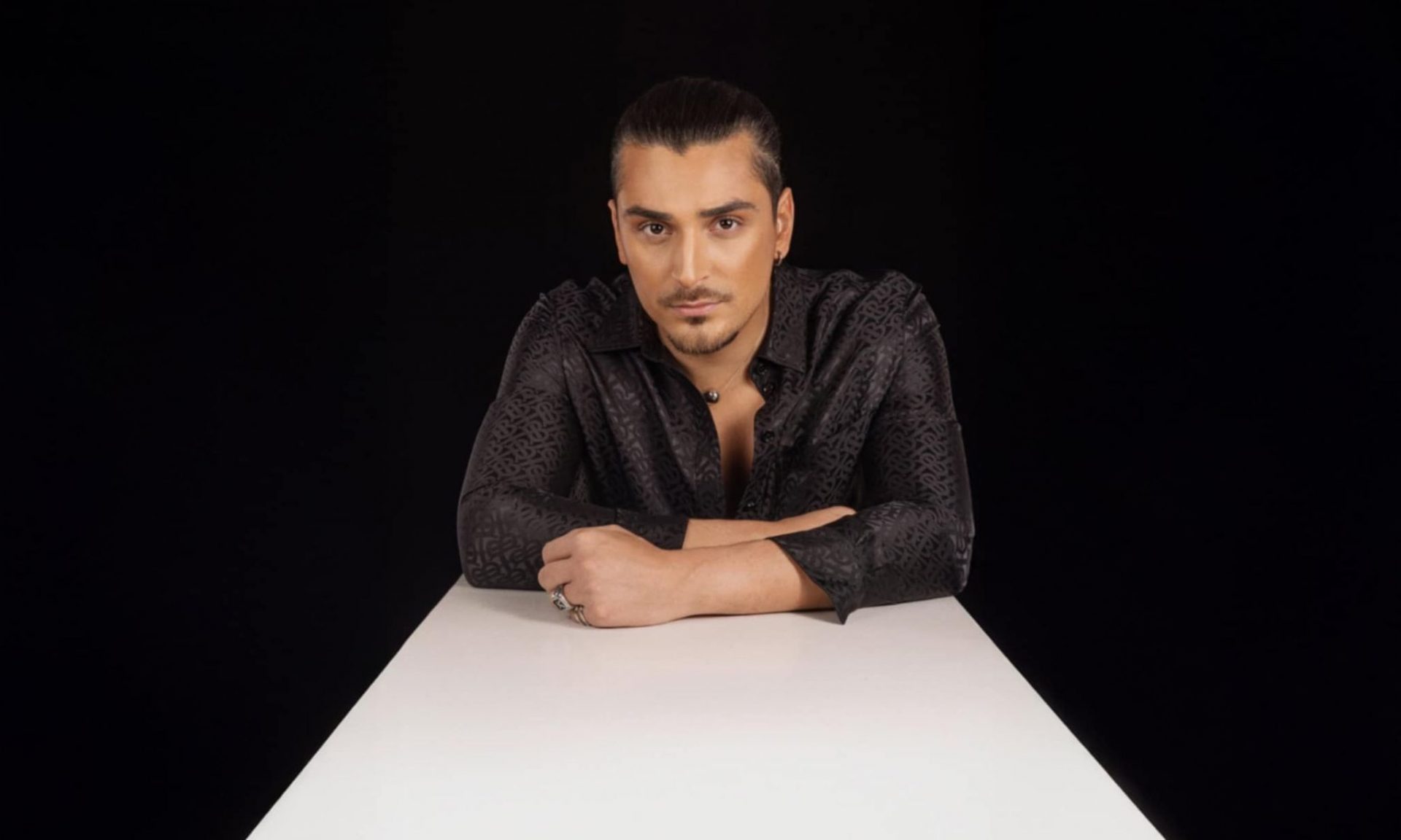 O Λευτέρης Κρίκης ξεκινάει τις εμφανίσεις του στην Αθήνα