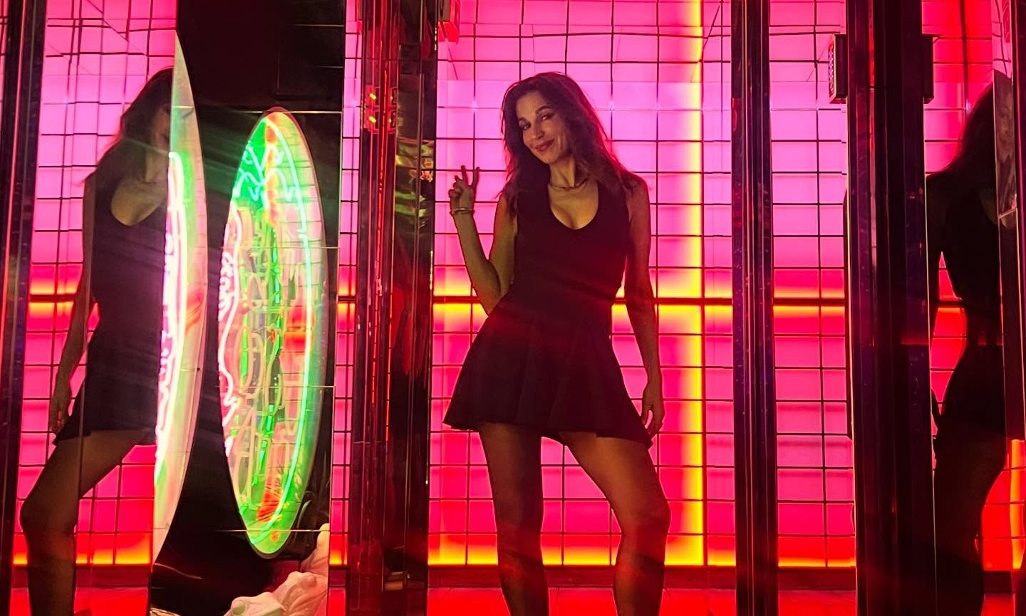 Παπουτσάκη: Το πάρτι έκπληξη των φίλων της για τα γενέθλιά της σε... Disco!