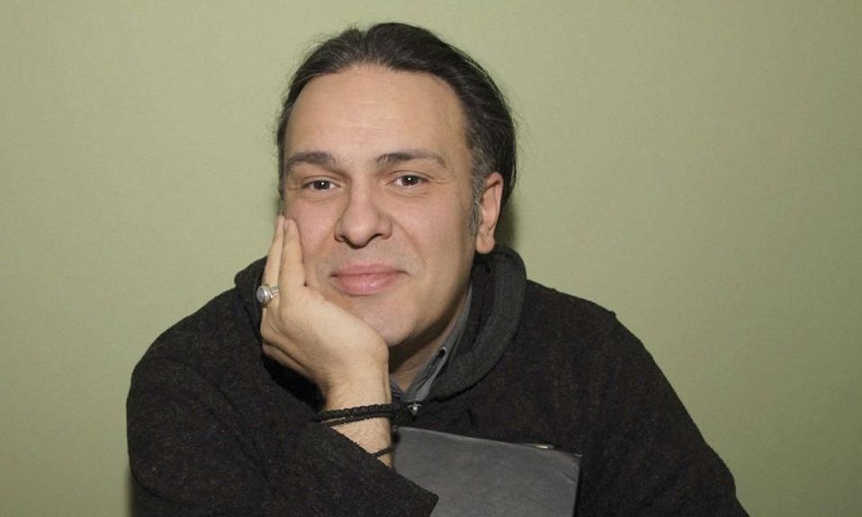 Κώστας Λειβαδάς: Τα τραγούδια είναι αρρώστια που σώζει ζωές