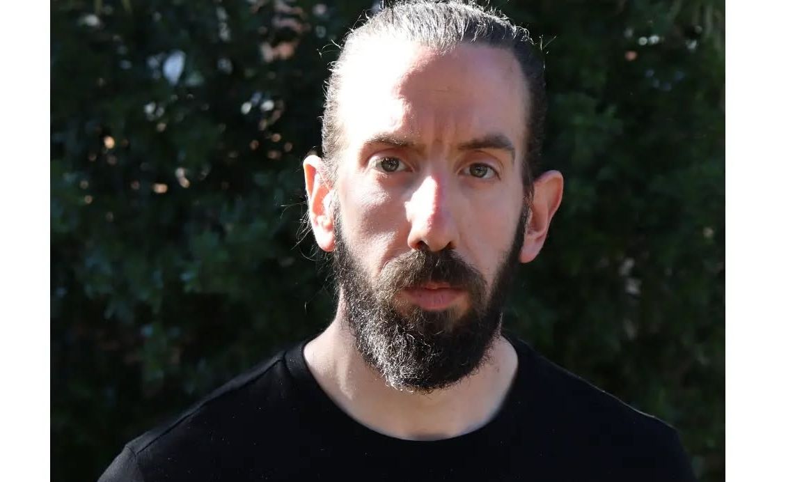 Ηλέκτρα – Τάσος Τζιβίσκος: Μέσα από τους χαρακτήρες που ενσαρκώνω, αναπνέω και εκφράζομαι