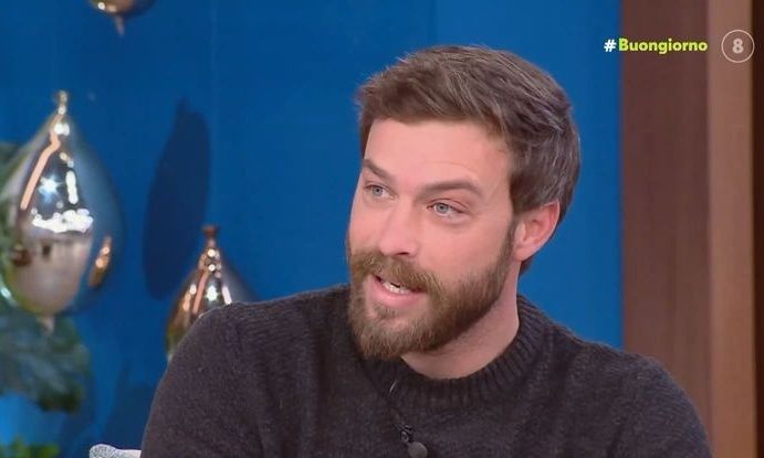 Στέφανος Μιχαήλ: «Ήμουν και είμαι ακόμα ντροπαλός. Έχω απατήσει, αλλά μετά το μετάνιωσα»