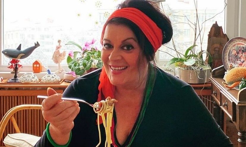 Μαρία Εκμετσίογλου: H απίθανη και εύκολη συνταγή της για σπανακοτυρόπιτα σαλίγκαρο!