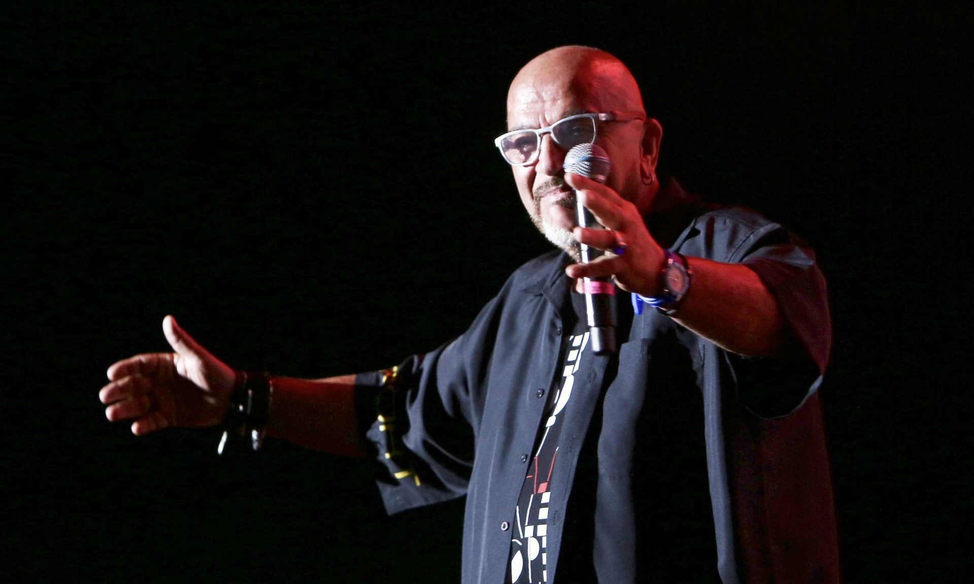 Γενέθλια για τον Γιάννη Ζουγανέλη! 71 χρόνια γεμάτα τέχνη, τόλμη και ανήσυχο πνεύμα