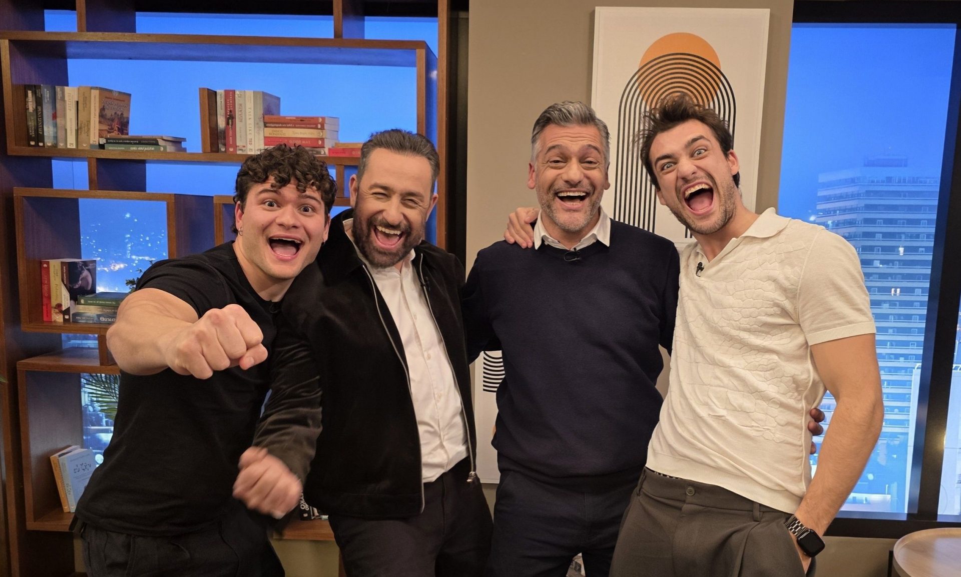 After Dark - Η οικογένεια Κρητικού εισβάλλει στο εξομολογητήριο του Θέμη Γεωργαντά