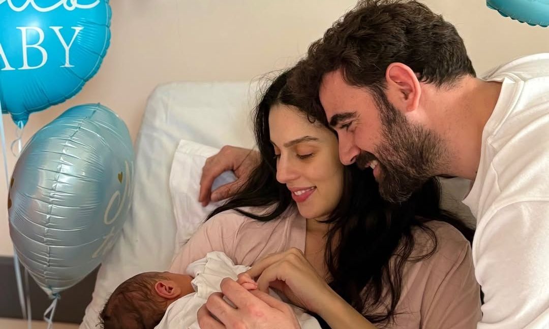 Νίκος Πολυδερόπουλος: Οι πρώτες μέρες ως μπαμπάς και η πιο τρυφερή φωτό με το μωρό του