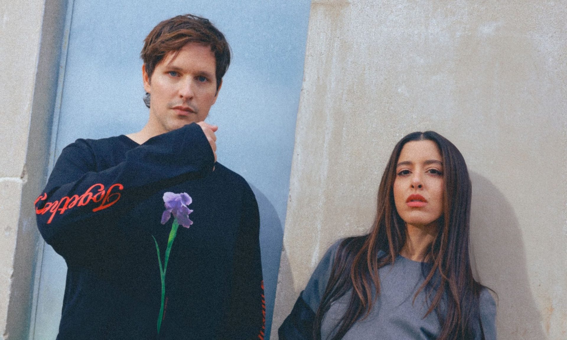 Μαρίνα Σάττι x Leon Of Athens - Εδώ: Όταν ο χρόνος σταματά εκεί που υπάρχει αγάπη