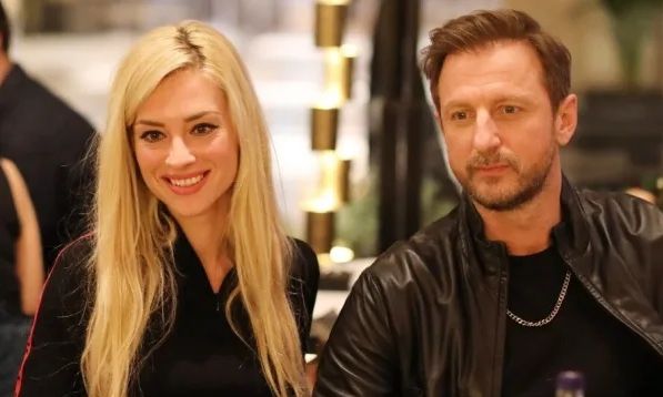 Κάτια Μάνου: Η σύζυγος του Κώστα Καραφώτη στην πρώτη βόλτα με την κόρη τους!