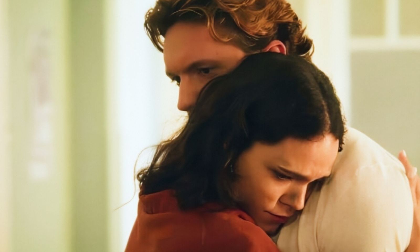 Να μ’ αγαπάς – Η Φωτεινή σε απόγνωση! Η πρώην του Ορφέα επιστρέφει και τον διεκδικεί