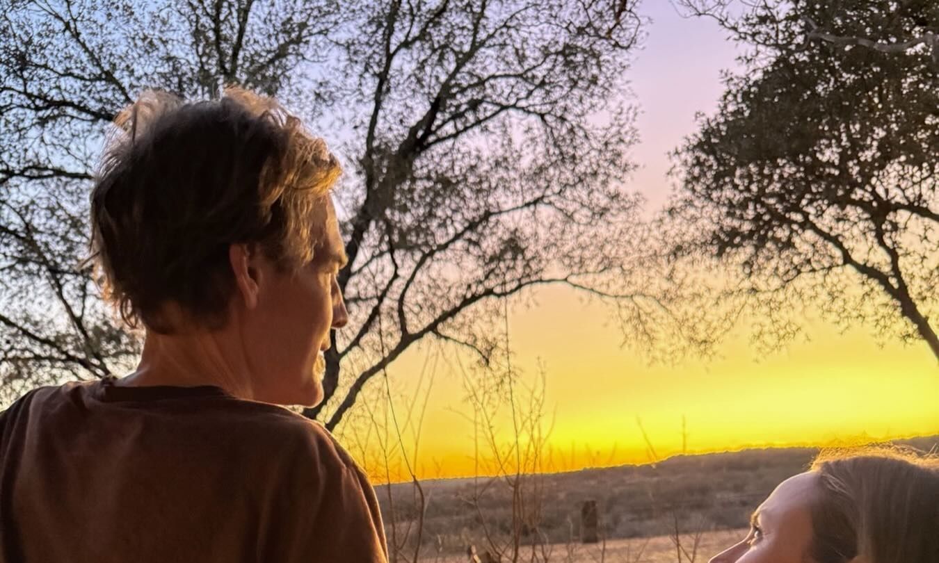 Τζέιμς Βαν Ντερ Μπικ: Συγκινούν οι φωτό που ανέβασαν οι φίλοι του για να τον αποχαιρετήσουν