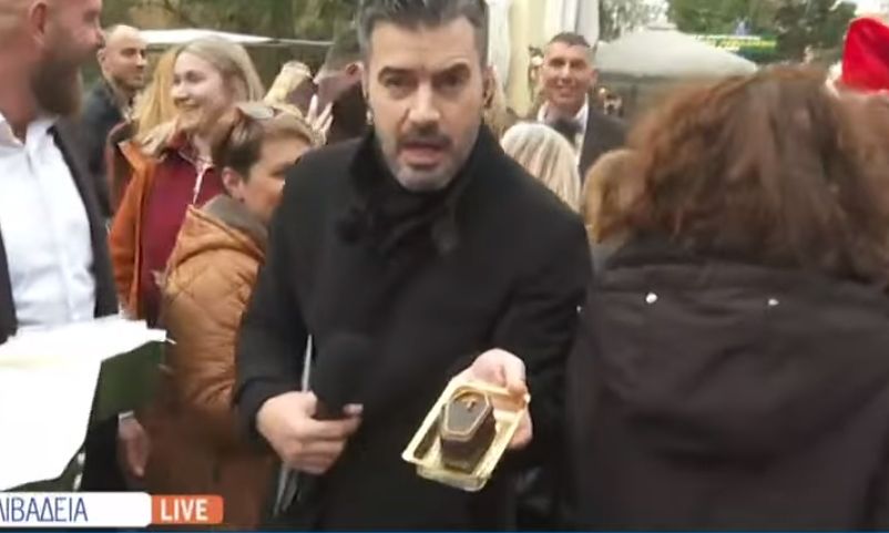 «Κάγκελο» ο Τσιμιτσέλης στο Όπου υπάρχει Ελλάδα - Τον κέρασαν γλυκά σε σχήμα φέρετρου