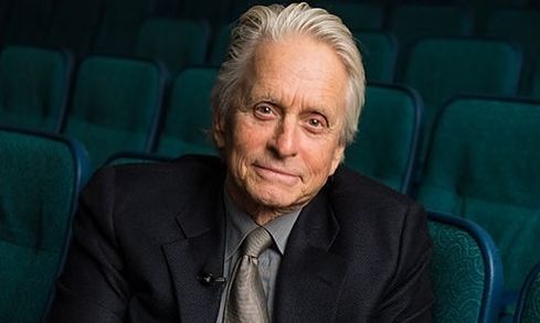 Michael Douglas: «Θα πω την ιστορία μου με τους δικούς μου όρους» - Ετοιμάζει την αυτοβιογραφία του