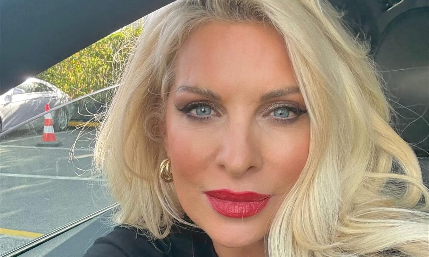 «Γύρνα πίσω Ελένη ή έστω τηλεφώνα», έγραψαν στη Μενεγάκη και η απάντηση της είναι επική