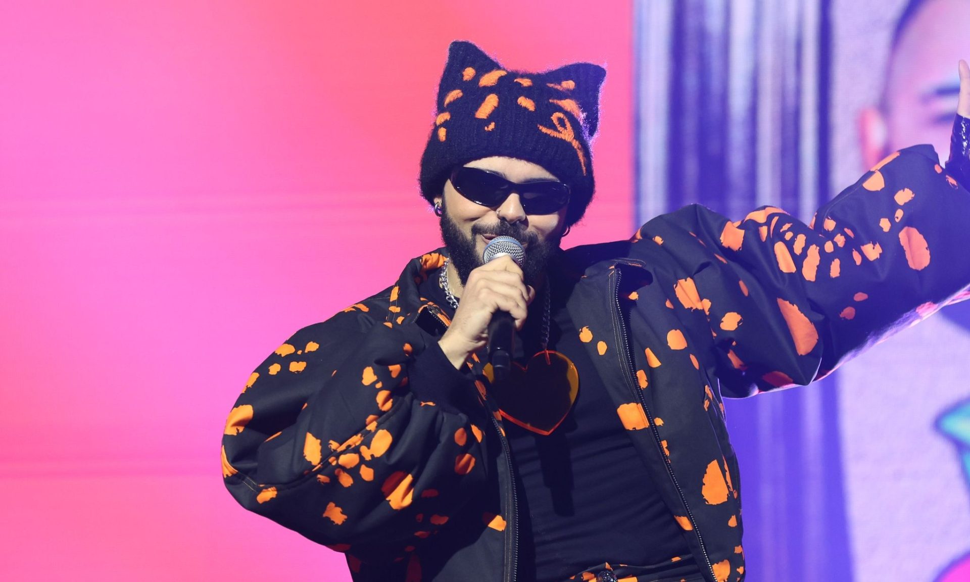 Akylas: Η συγκινητική εξομολόγηση για τη μητέρα του: «Μπορεί να γράψει βιβλίο για τη ζωή της...»