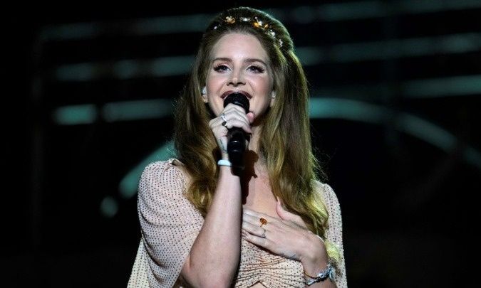 «White Feather Hawk Tail Deer Hunter»: Το πρώτο single της Lana Del Rey από το νέο άλμπουμ «Stove»