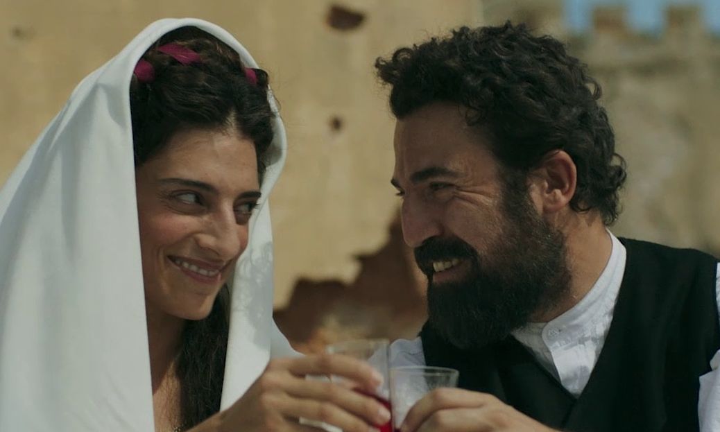 Οι αθώοι – νέο επεισόδιο απόψε: Ο Γιάννος βυθίζεται στην απελπισία και στο ποτό