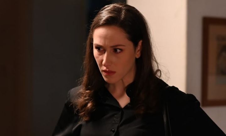 Άγιος έρωτας - Κίνδυνος να αποκαλυφθούν μυστικά με την επιστροφή της Σοφίας στη Στέρνα