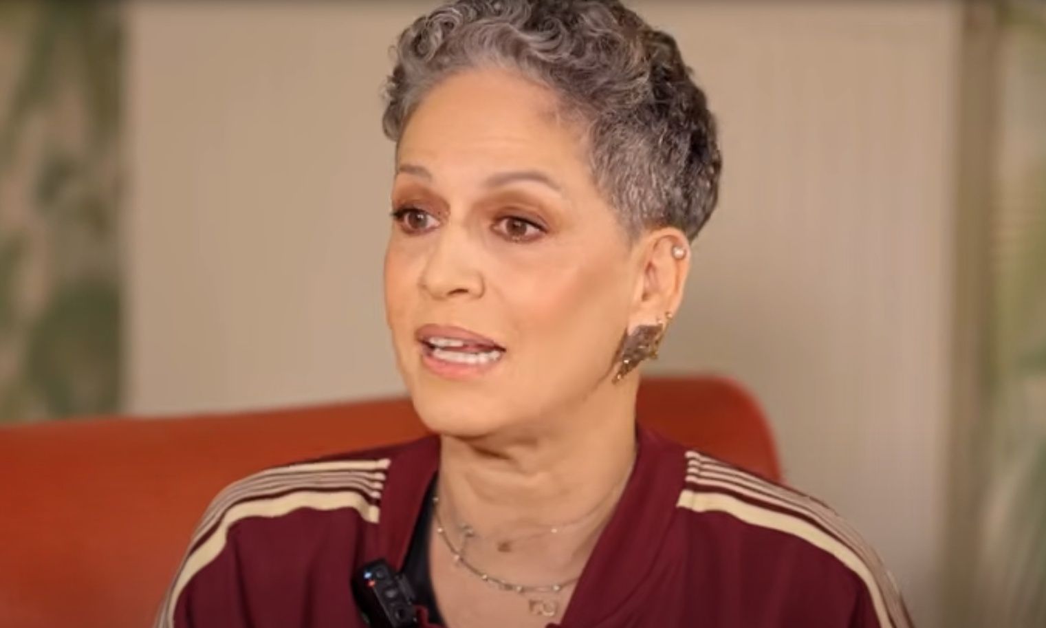 Ρέα Τουτουνζή: Η μάχη με το αλκοόλ & η απώλεια του πατέρα της που τη συγκλόνισε