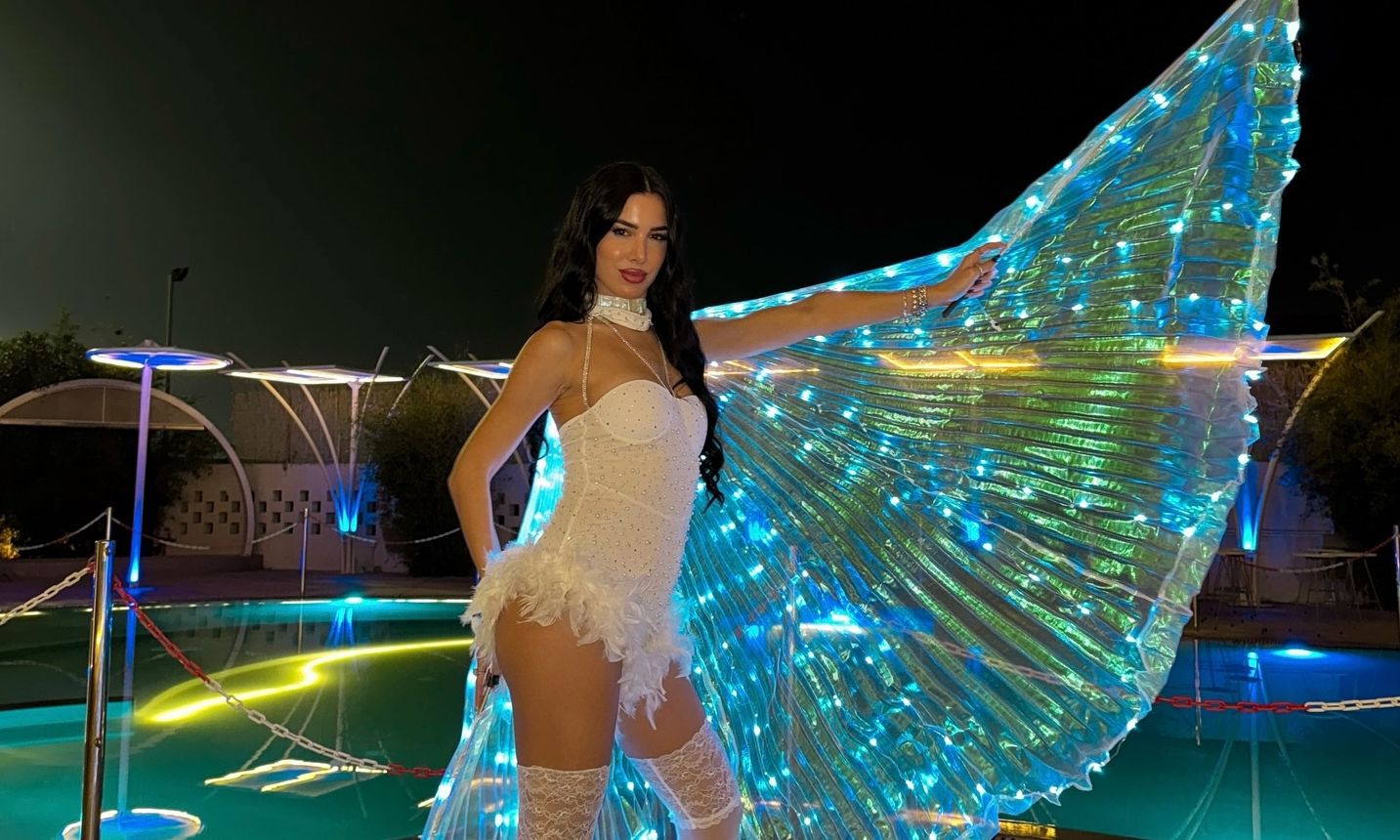 Μαρία Χολίδου: Η αυτοκράτειρα του unfollow και το βασίλειο της μικρής λίστας