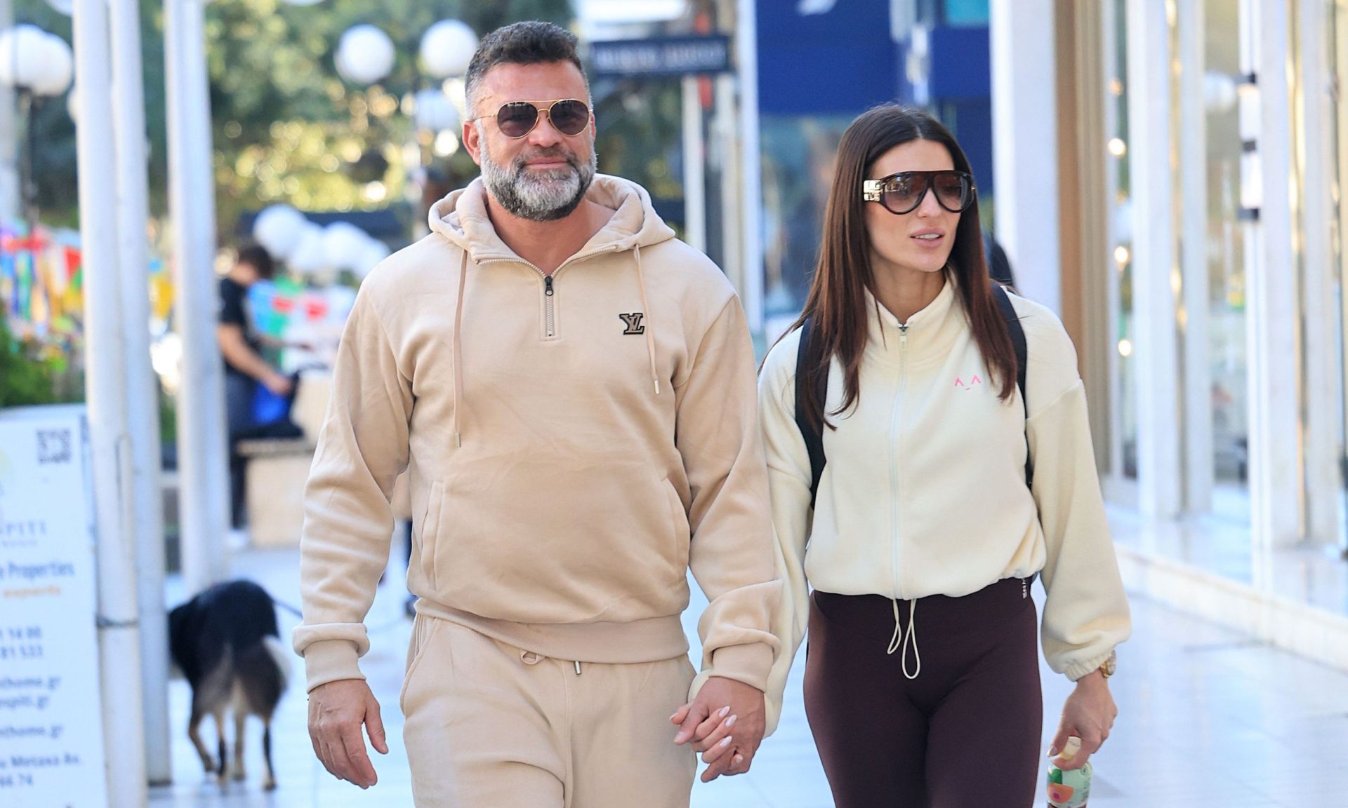 Κώστας Σόμμερ: Χέρι χέρι στη Γλυφάδα με τη σύζυγό του, ένα μήνα μετά την περιπέτεια υγείας του