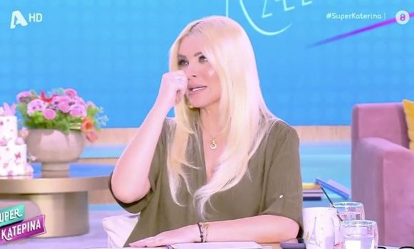 «Βρείτε τα παπούτσια μου» - Εξαφανίστηκαν τα παπούτσια της Καινούργιου από το πλατό