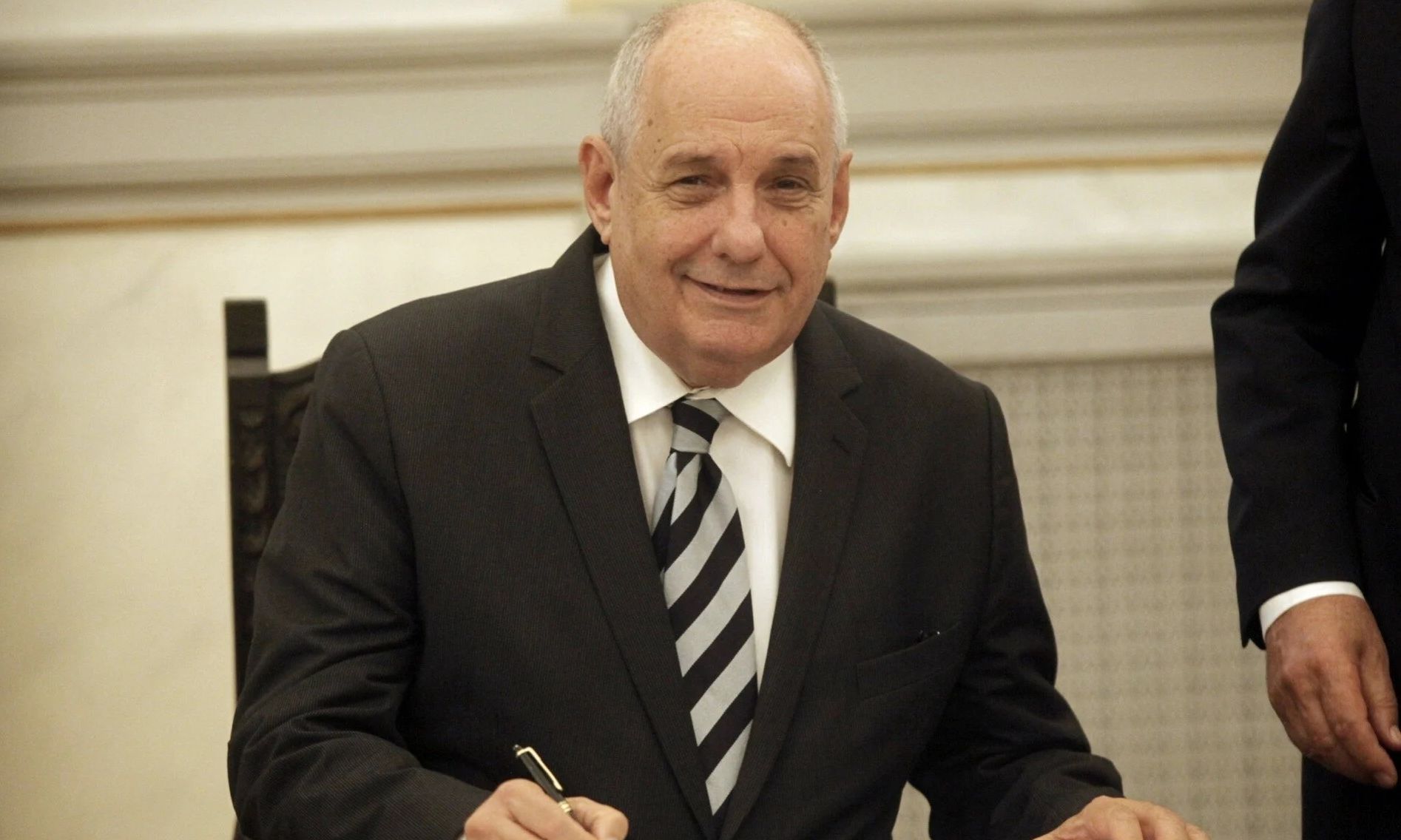 Στην πτήση για Λάρνακα που επέστρεψε Αθήνα ο Τέρενς Κουίκ: «Κάνουμε βόλτες στον αέρα»