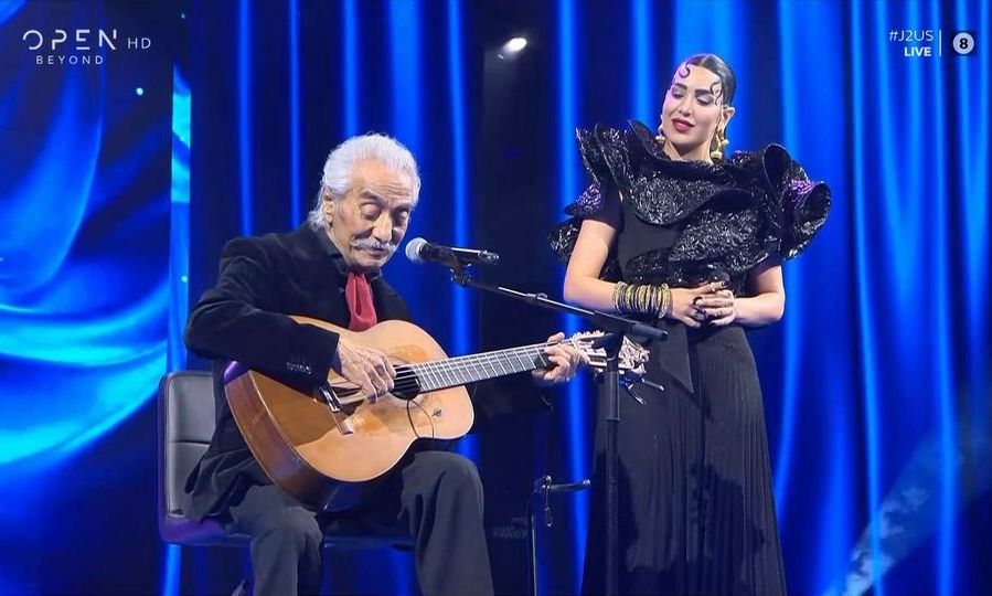 Κώστας Χατζής: Ανέβηκε στη σκηνή με την κόρη του, Δανιέλα - Η συγκινητική ερμηνεία στο J2US