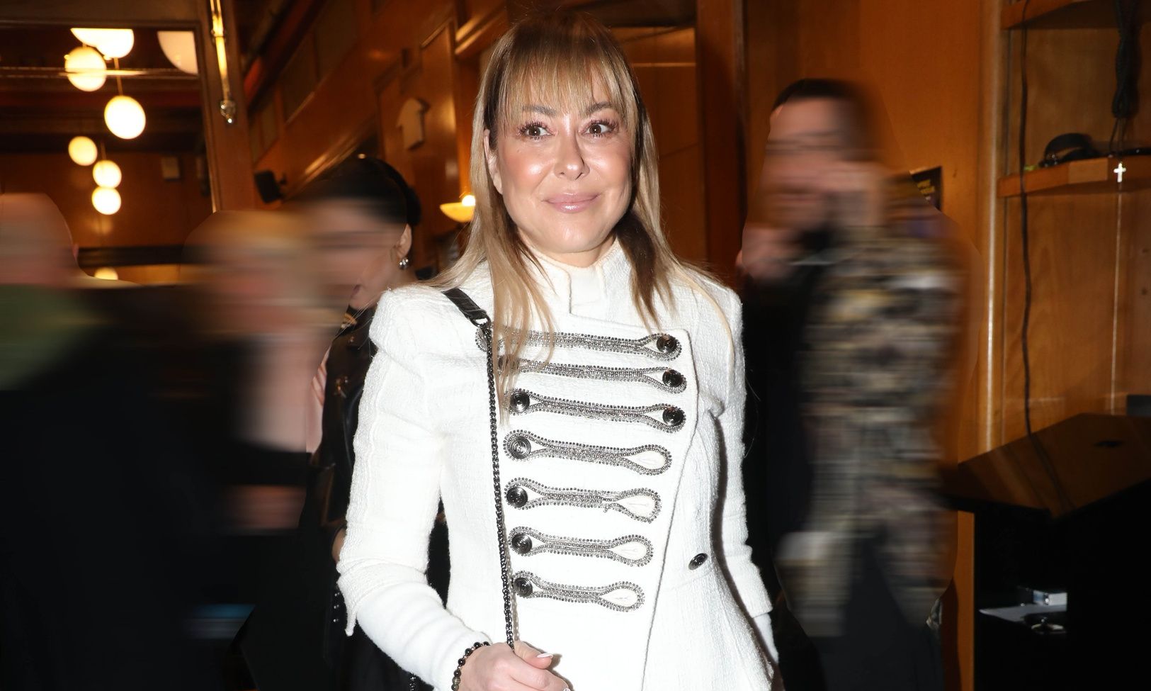 Η Μελίνα Ασλανίδου ενέδωσε στο πιο hot trend της άνοιξης και εμφανίστηκε με Napoleon jacket!