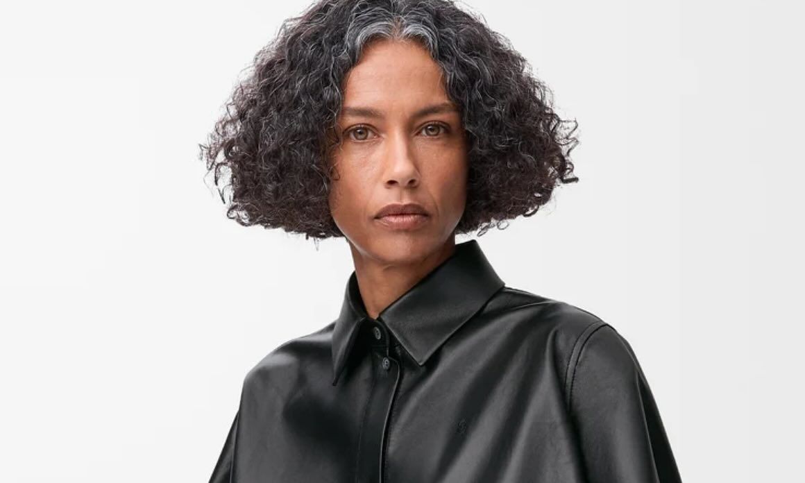 Stéphanie Cavalli: Μοντέλο ετών 50 ανοίγει τα ντεφιλέ της Chanel