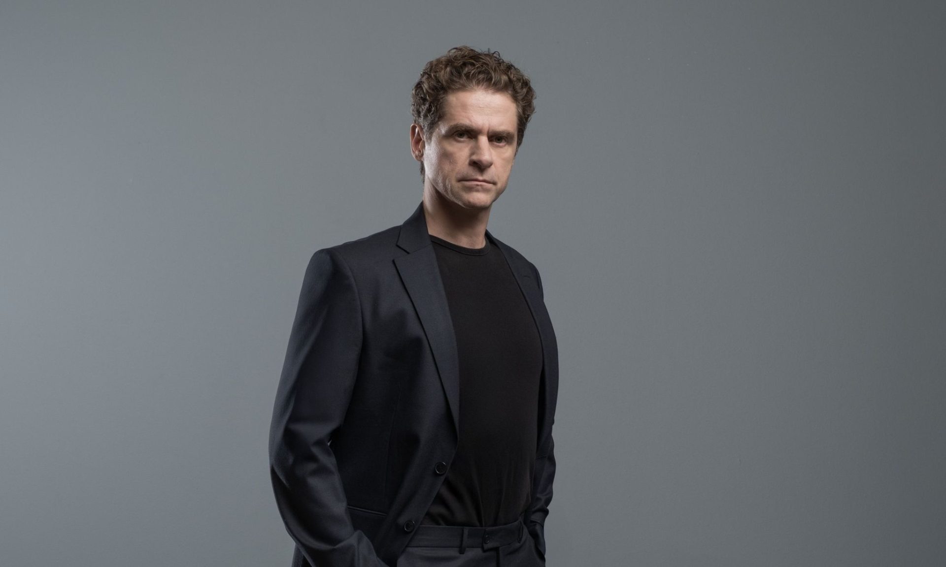 Δημήτρης Λάλος: Αν ένας ρόλος δεν σε αλλάξει, έστω και λίγο δεν έχεις μπει πραγματικά μέσα του