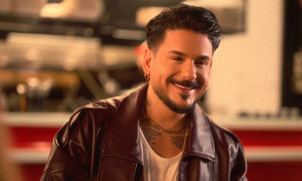 Stan: Athens by night για το νέο music video «Κράτα»