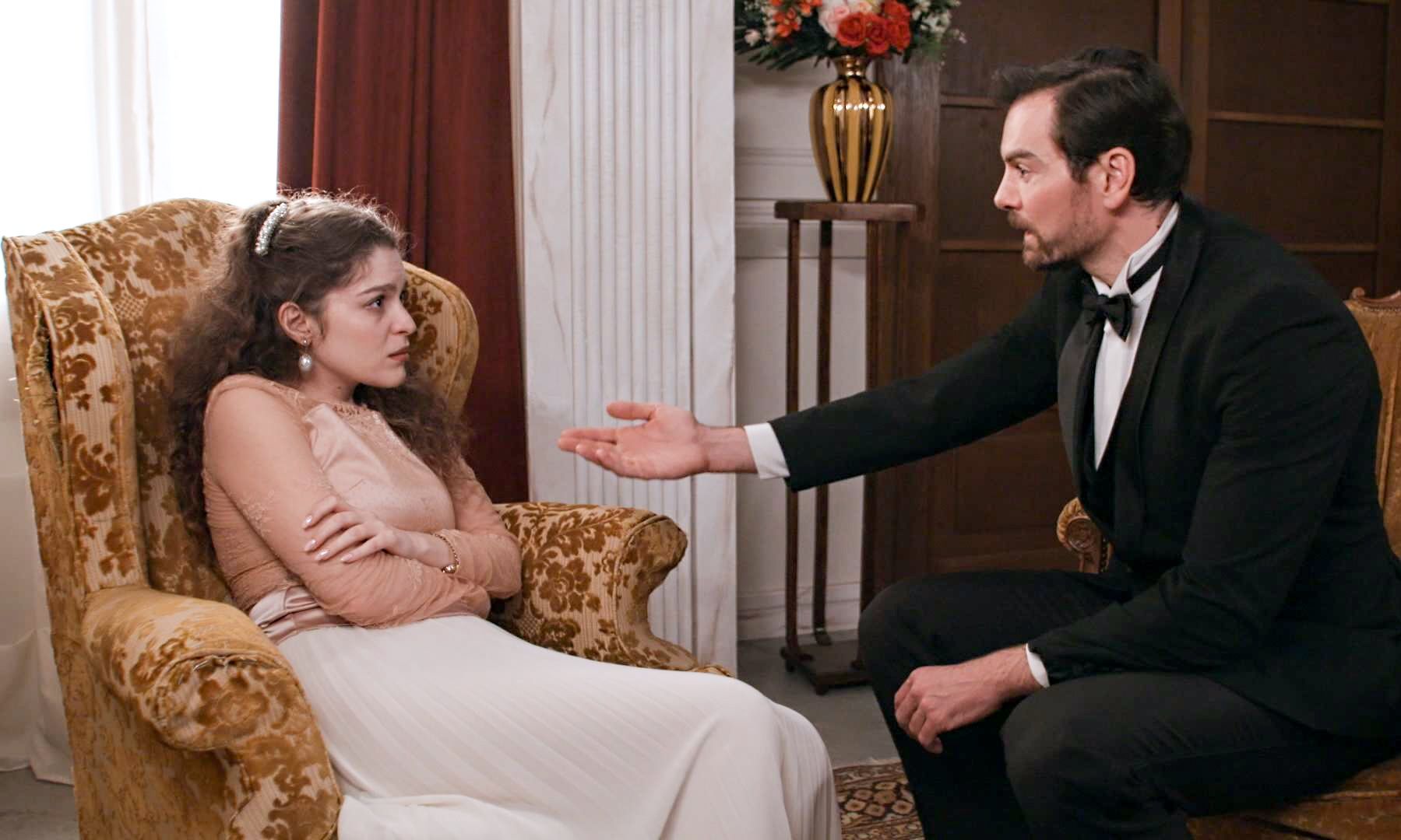 Grand Hotel: Η Αλίκη ραγίζει την καρδιά του Πέτρου με την άρνησή της να φύγουν μαζί