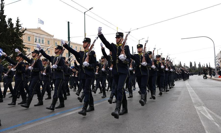 Τηλεθέαση πάνω από 30% - Η παρέλαση άφησε πίσω τις εκπομπές! Θα τρίβετε τα μάτια σας με τα νούμερα
