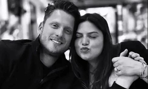 Δανάη Μπάρκα: «Απόβαση» στη Θεσσαλονίκη – Στο πλευρό της ο σύντροφό της